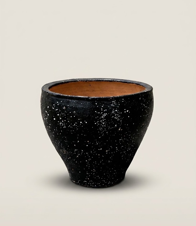 Biddi Clay Planter — handcrafted African outdoor by Paulinemumu4 in Kenya