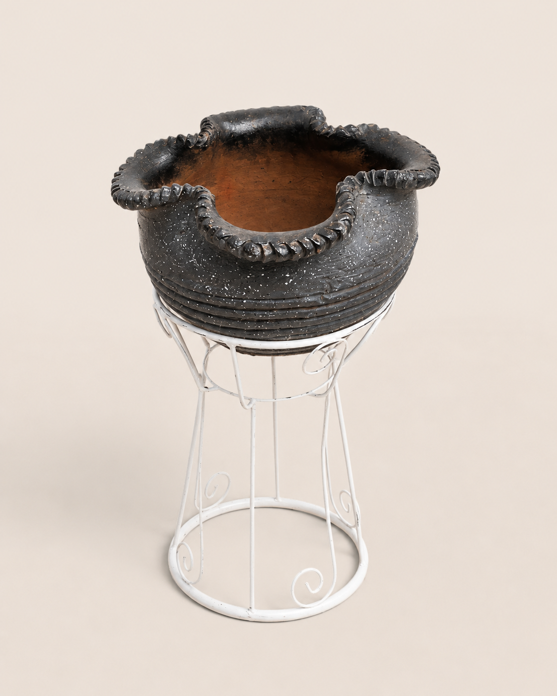 Cidaga Clay Planter — handcrafted African outdoor by Paulinemumu4 in Kenya