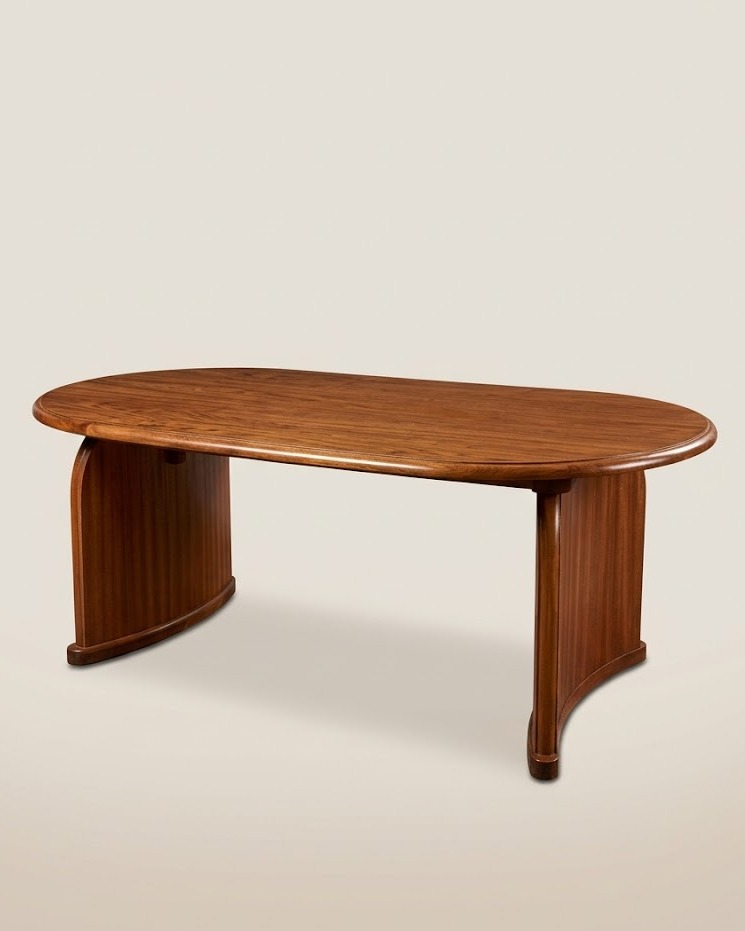 Round, curved leg coffee table Kipawa — handcrafted African furniture by El Mundo Furniture in Kenya